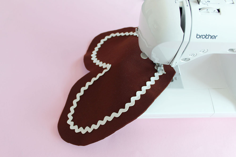 Oktoberfest LebkuchenherzDekokissen aus Filz nähen